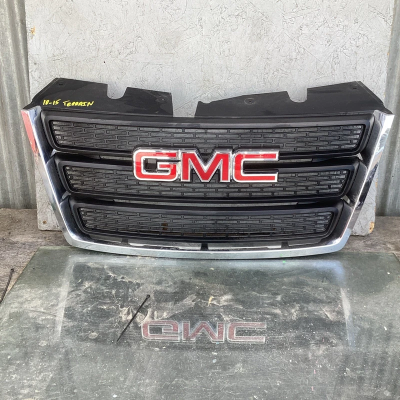 2010-2015 GMC Terrain Front Upper Grille w Emblem OEM Excellent 25914588