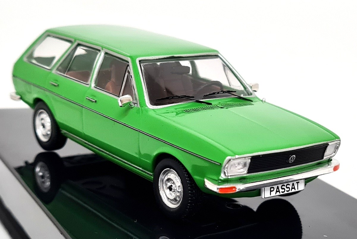 Ixo 1/43 Volkswagen Passat Variant LS 1975 Green Diecast Scale Model Car
