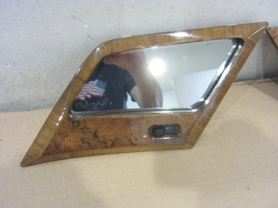 Rolls Royce Silver Shadow 1981 - Vaidades de assento traseiro com interruptores - Conjunto de dois - Imagem 2 de 4