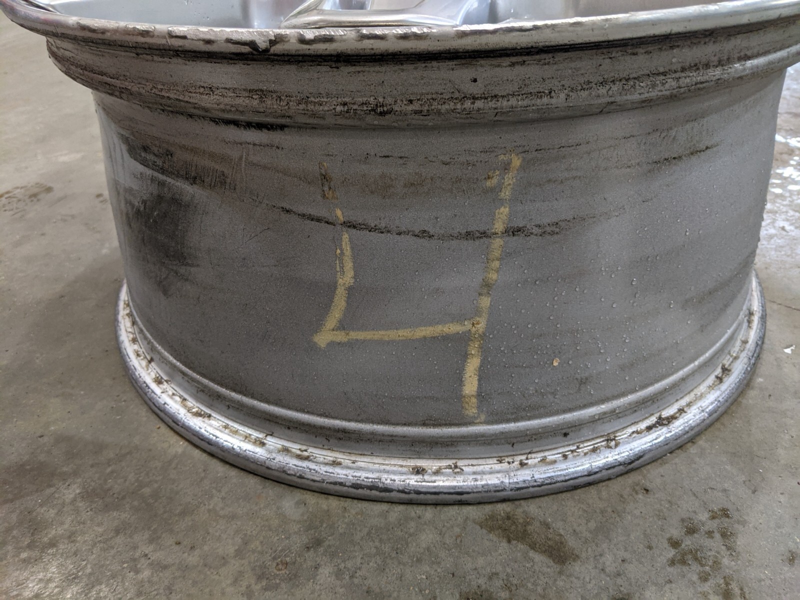 silver & polished Bentley Continental flying spur mulliner 7 spoke OEM wheel 20