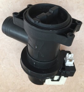 Waschmaschine Bauknecht  Ablaufpumpe Flusensieb WHIRLPOOL M00341 B-30W-0,3A