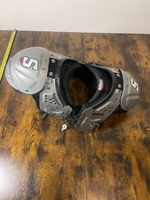 Schutt Y Flex 80005 32-34" Duże piłkarskie ochraniacze na ramię 14-15" srebrne i czarne