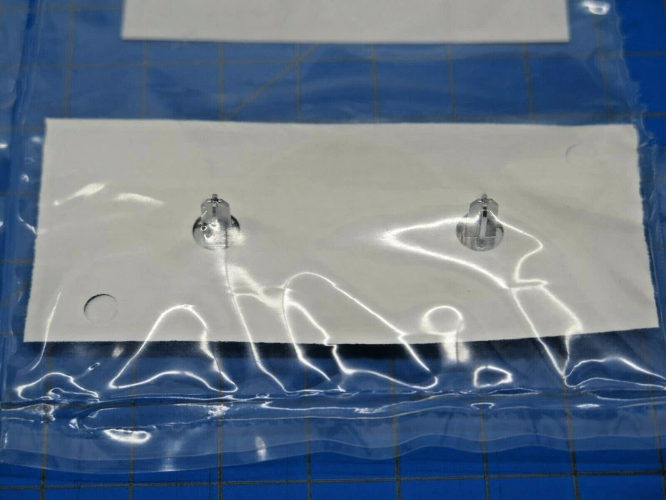 Mini asas emblema frontal fabricante de equipamento original Mini Cooper S R52 R53 2002-2008 51140660106 - Imagem 3 de 3