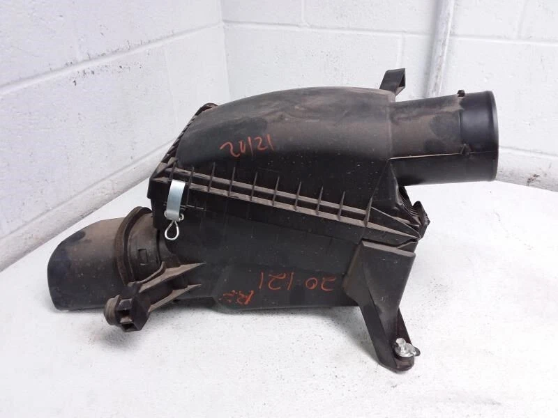 2007-2019 Toyota Tundra Air Cleaner Air Box W/O Hydrocarbon Filter OEM - Image 2 of 4