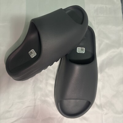 Brand New Adidas x Yeezy YZY Slide - Granite - Size 10 - ID4132