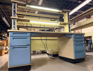 KEWAUNEE STURDILITE TECHNICAL WORKSTATION (INDUSTRIAL WORKBENCH) 30"x72" (D x W)