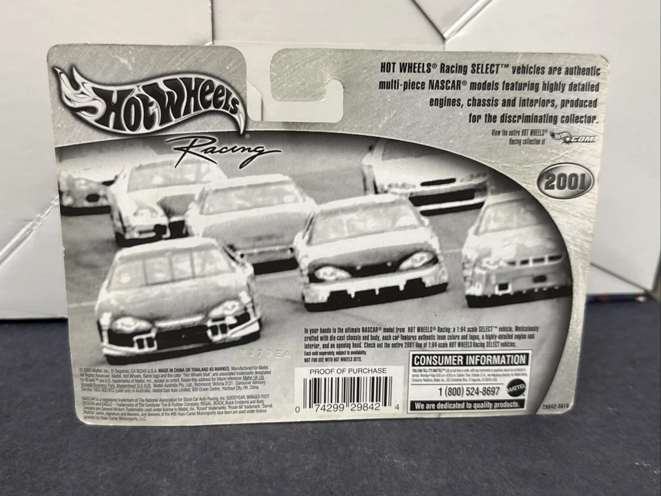 2001 Darrell Waltrip Mountain Dew 1981 Buick Regal Hot Wheels Racing Select em escala 1/64 - Imagem 4 de 4