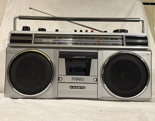 Sanyo M9705 Boombox Portable Stereo Radio Vintage 1988 Cassette Not Working Nice