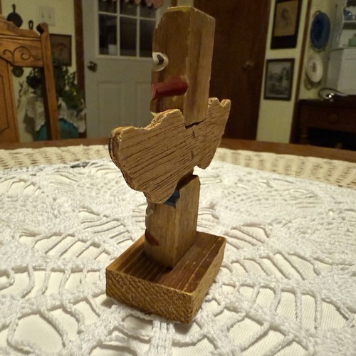Vintage Hand Painted Carved Souvenir Wooden Totem Pole "Genuine Indian Made"?? - Picture 4 of 8