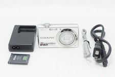 Nikon COOLPIX S220 10.0MP Compact Digital Camera Silver 260813q