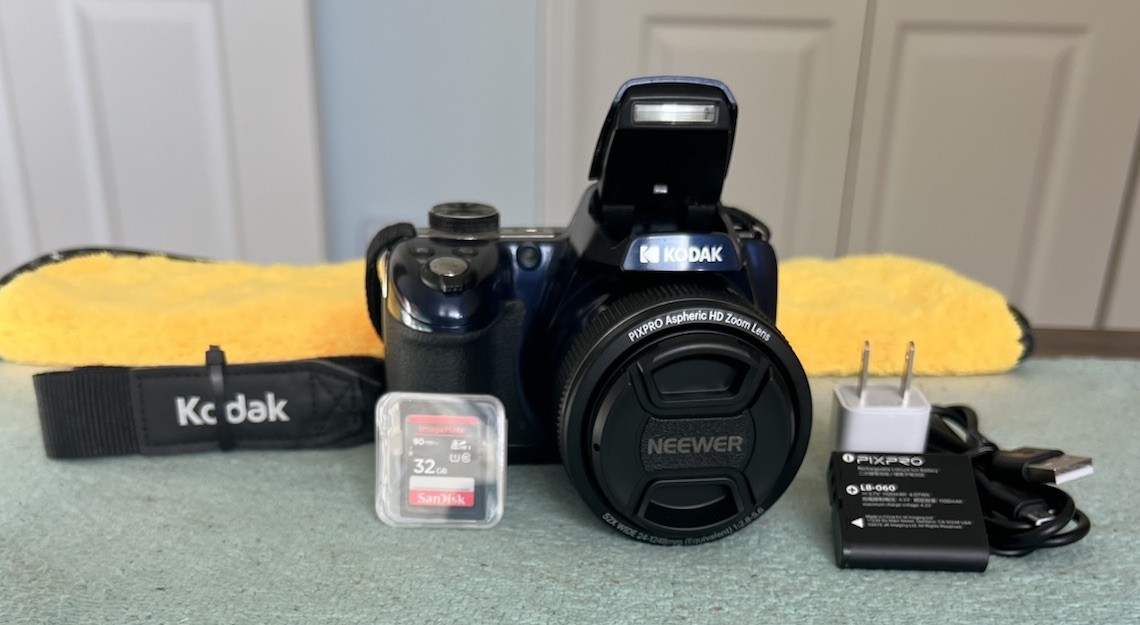 Kodak PIXPRO AZ528 16MP  52x Optical Zoom Digital Camera - B