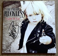 TAYLOR MOMSEN SIGNED THE PRETTY RECKLESS LIGHT ME UP ALBUM VINYL RECORD LP  COA