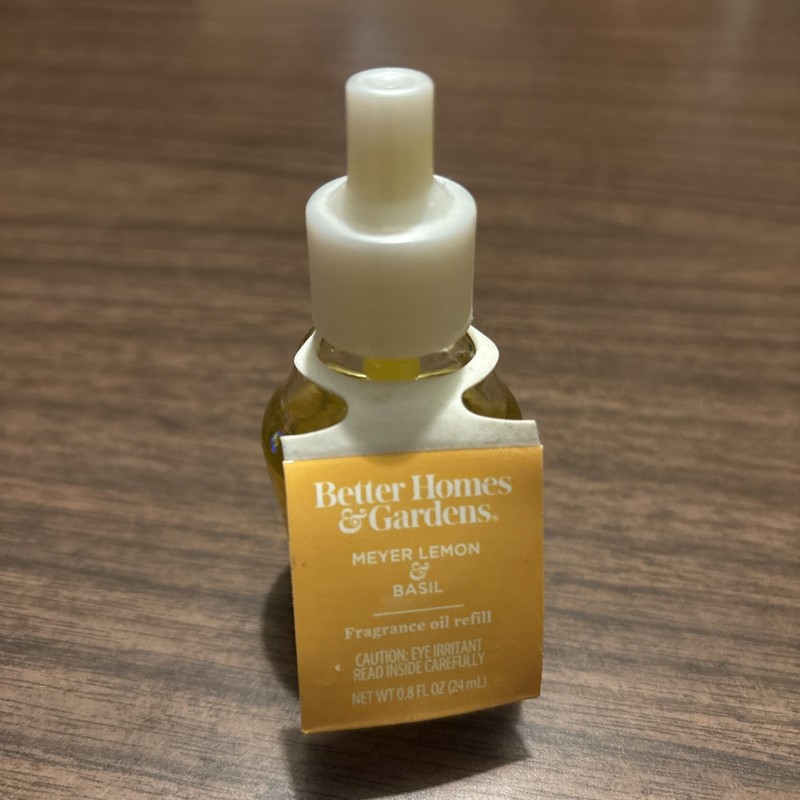 New Better Homes Gardens Fragrance Oil Refill 0.8 OZ Meyer Lemon Basil