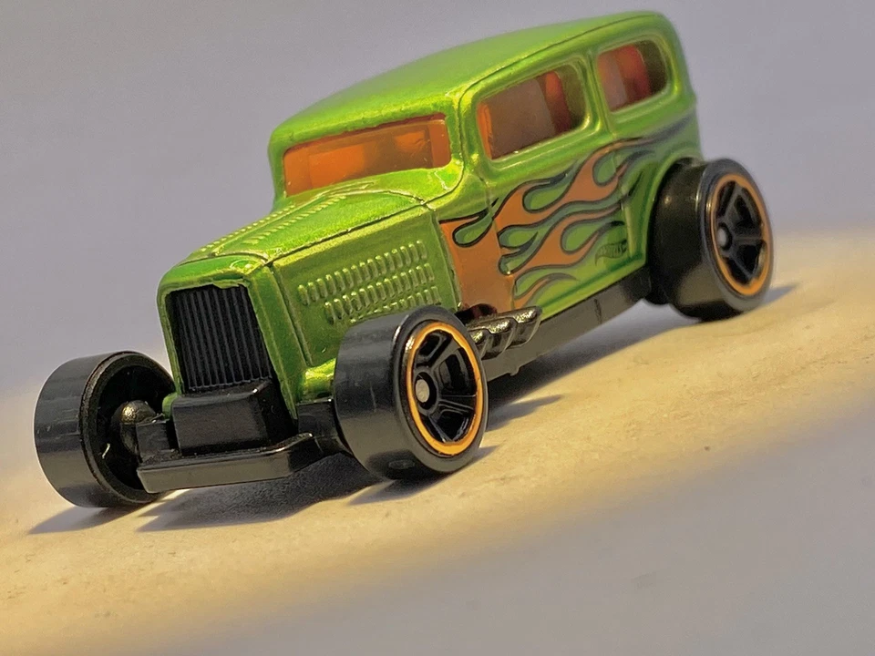 Hot Wheels🔥Midnight Otto Hot Rod 1:64 Foto 3 de 4
