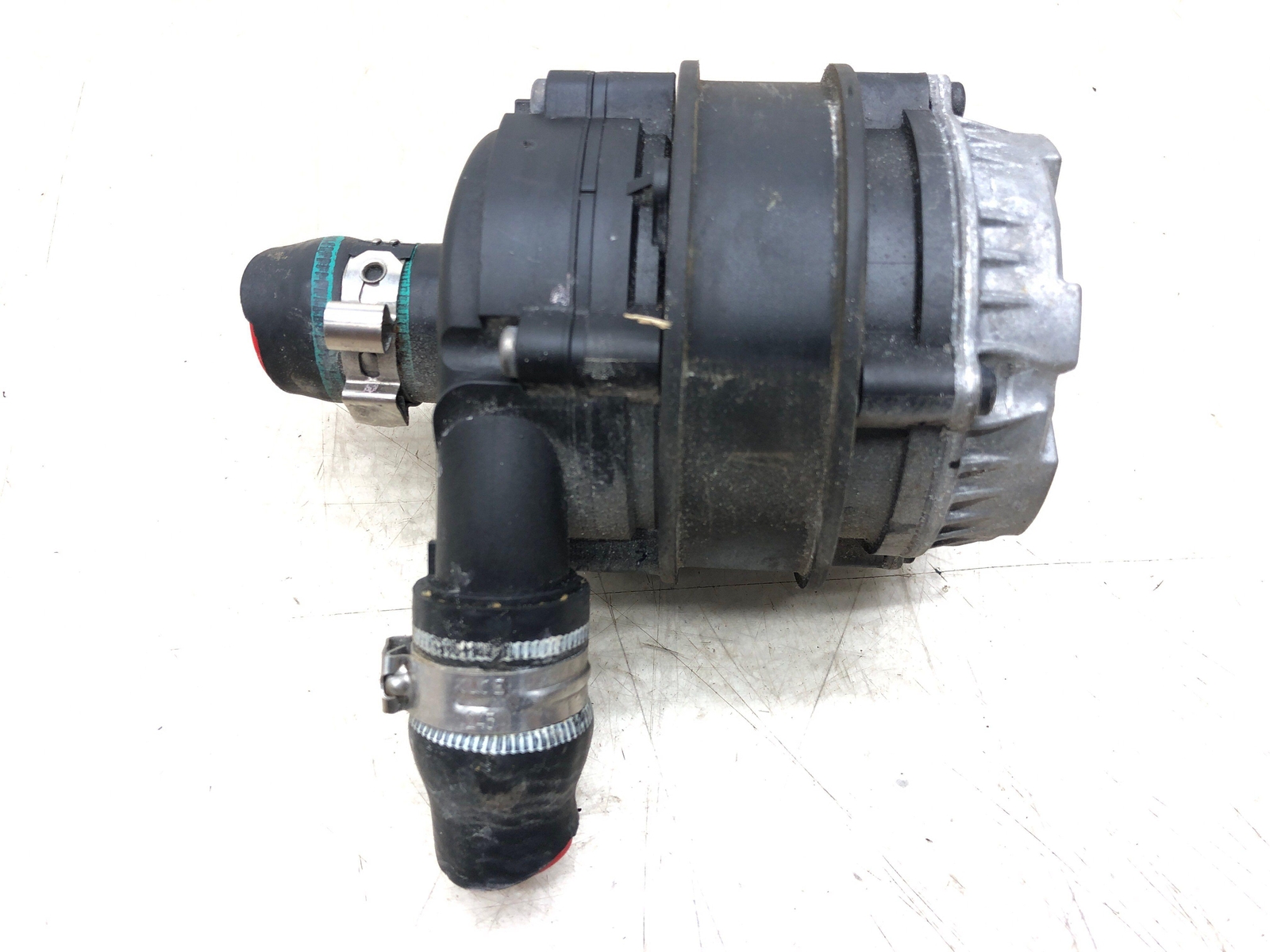 2017-2022 MASERATI LEVANTE 3.0L ELECTRIC AUXILIARY COOLANT WATER PUMP 670005347