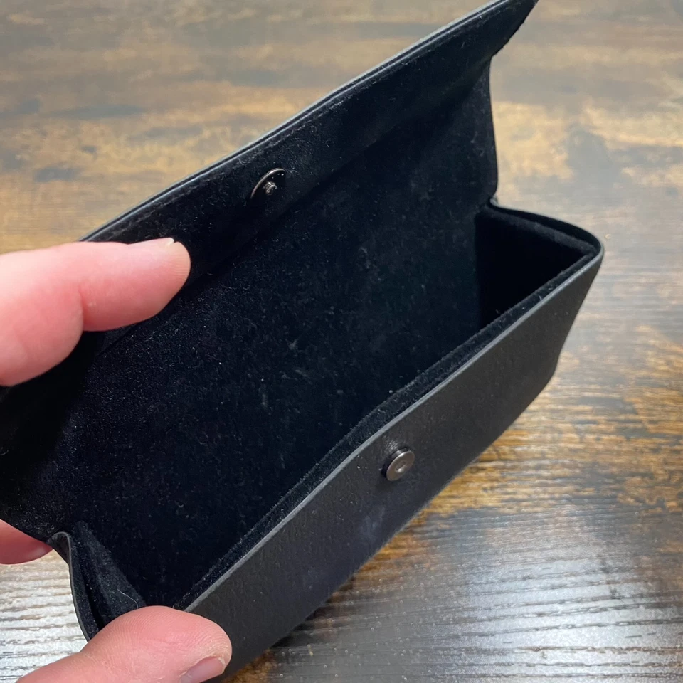 Estuche Guess/Sin tela, gafas de sol negras para hombres y mujeres - 203 Foto 3 de 4