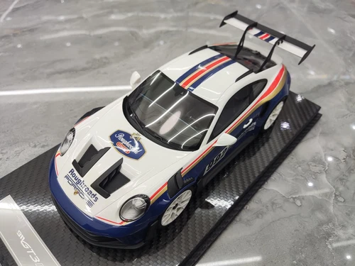 Vip 1/18 scale Porsche 911 992 GT3 RS Resin Diecast Model Car Hobby Toys Gifts - Picture 22 of 25