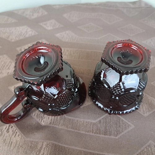 Vintage Avon Ruby Red 1876 Cape Cod Collection Creamer 4in. & Sugar Bowl 3in. - Picture 4 of 5