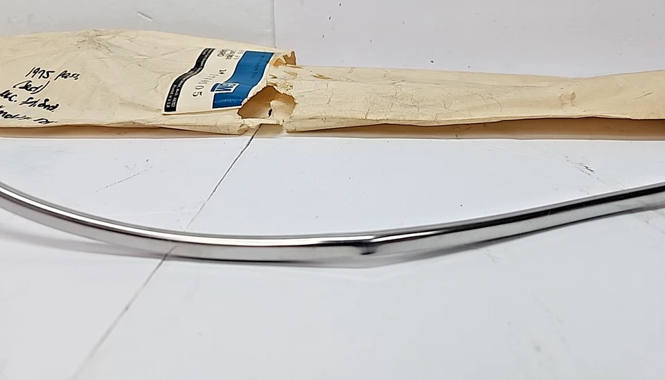 Оригинальная отделка кромок левой задней двери 1744005 1976 Chevrolet Impala (445) из старых запасов - Изображение 4 из 4