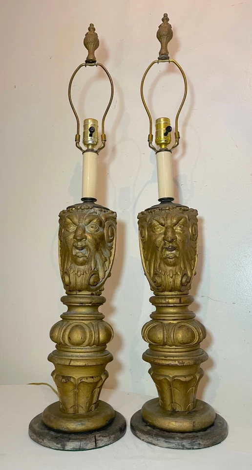 Par de lámparas de mesa antiguas grandes talladas a mano en madera victoriana arquitectónica salvamento Foto 2 de 4