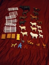 Lot Of 34 Toy Farm Animal Set.