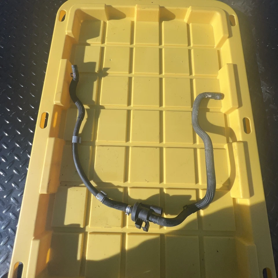 Volkswagen Beetle 2003-2010 convertible línea de combustible Foto 2 de 4