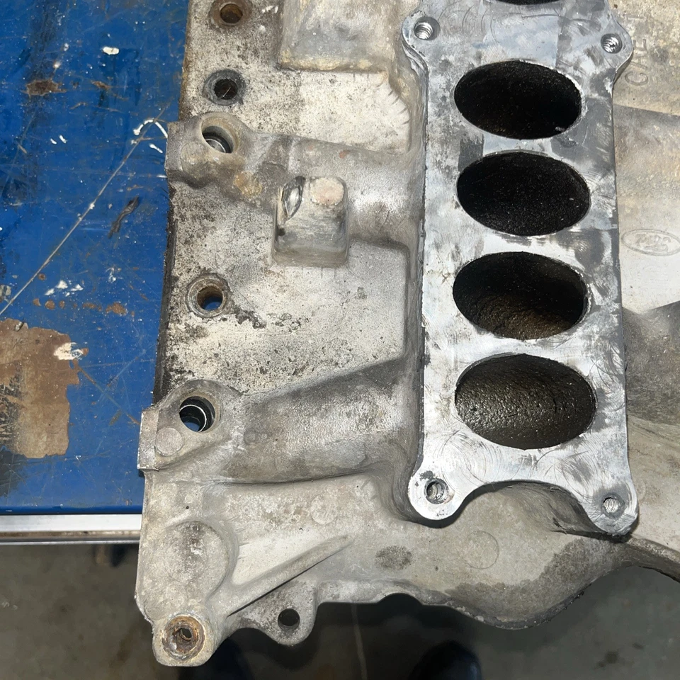 Coletor de admissão inferior 1987-96 Ford Truck Bronco 351W 5.8L V8 EFI F-150 F-250 - Imagem 2 de 4