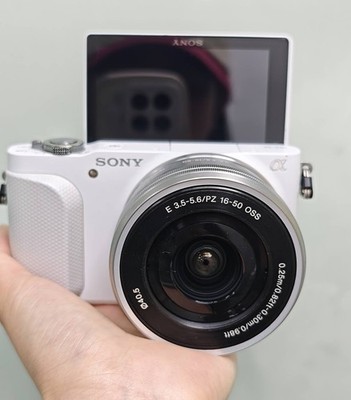 Sony Alpha NEX-3N 16.1MP Mirrorless  w/16 50mm Lens  English 95% NEW