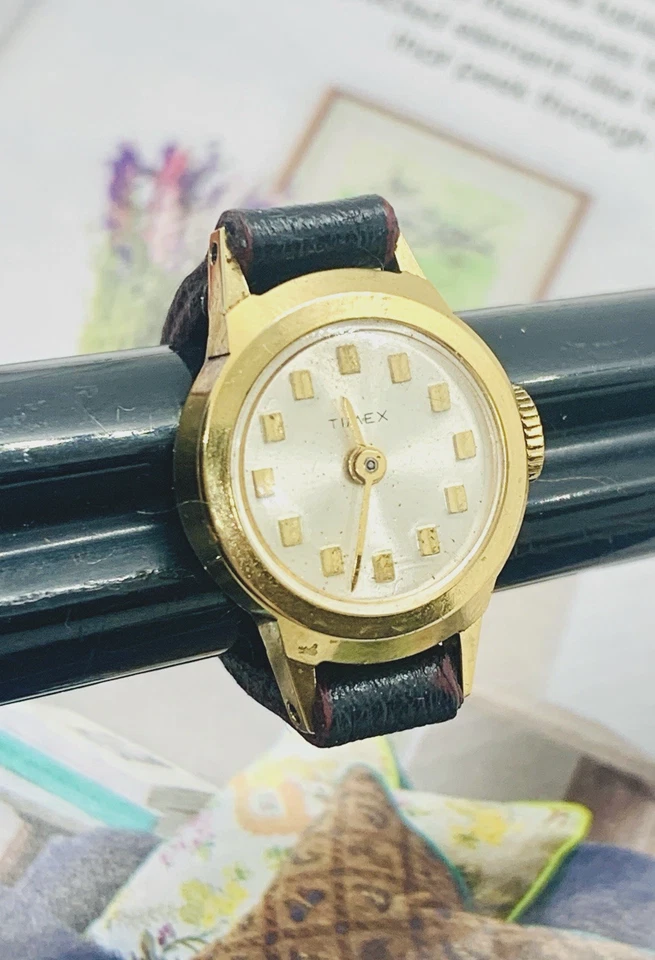Anillo Reloj TIMEX Retro Mecánico Dorado/Personalizado Cuero Borgoña Dk Talla 6.5 ¡Funciona! Foto 2 de 4