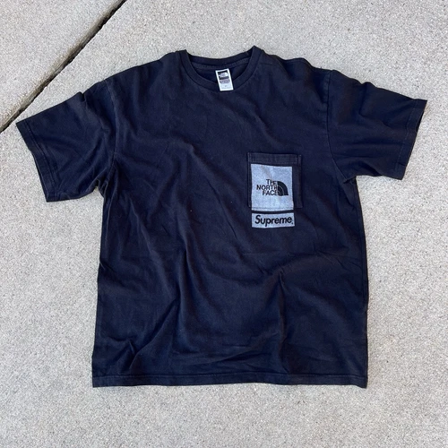 Tee shirt noir imprimé poche Supreme The North Face taille L