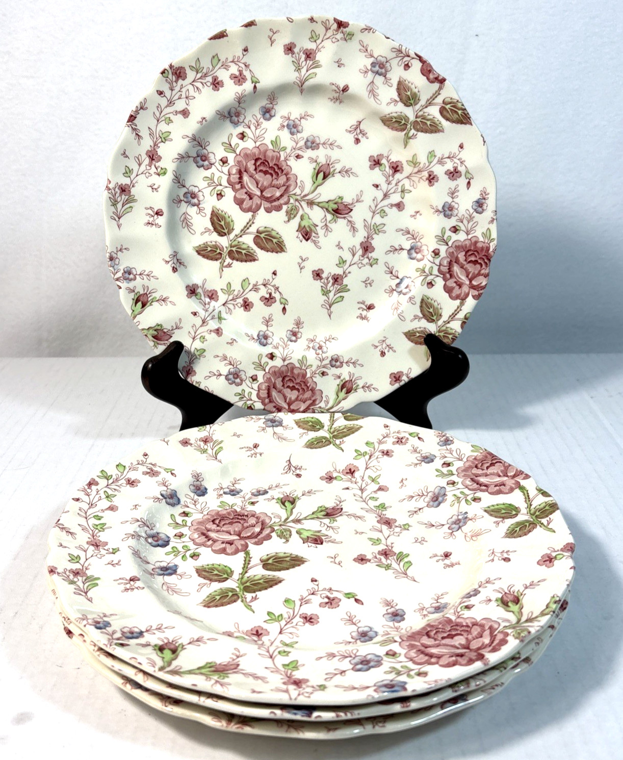 Of 4 10" Dinner Plates