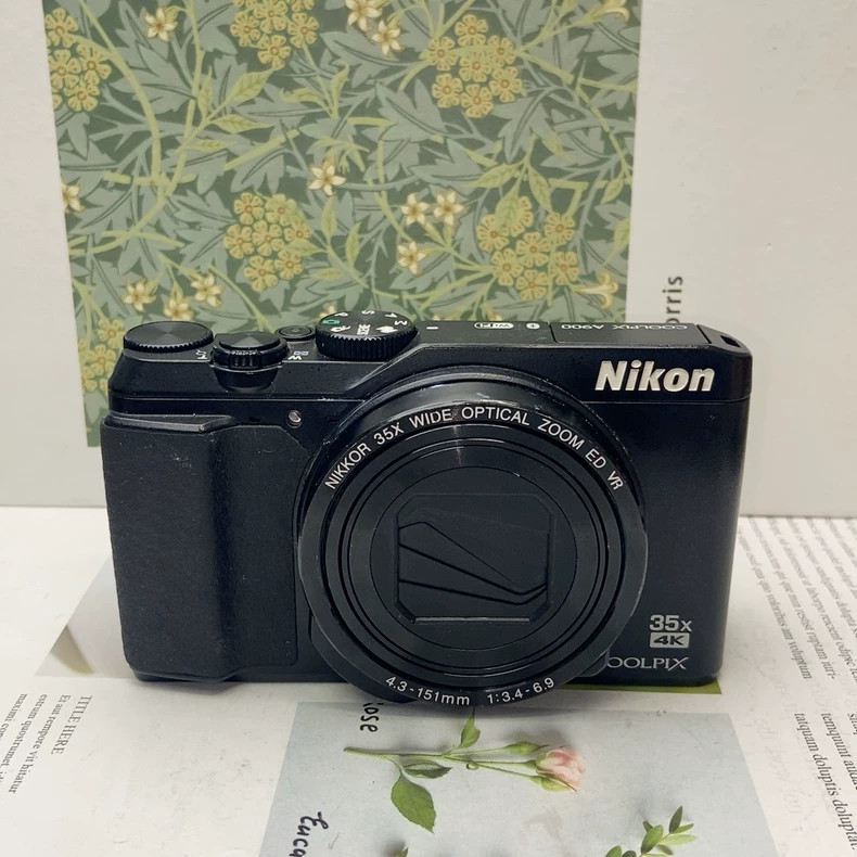 Nikon COOLPIX A900 20.3MP 35x Optical Zoom 4K Video Flip Screen