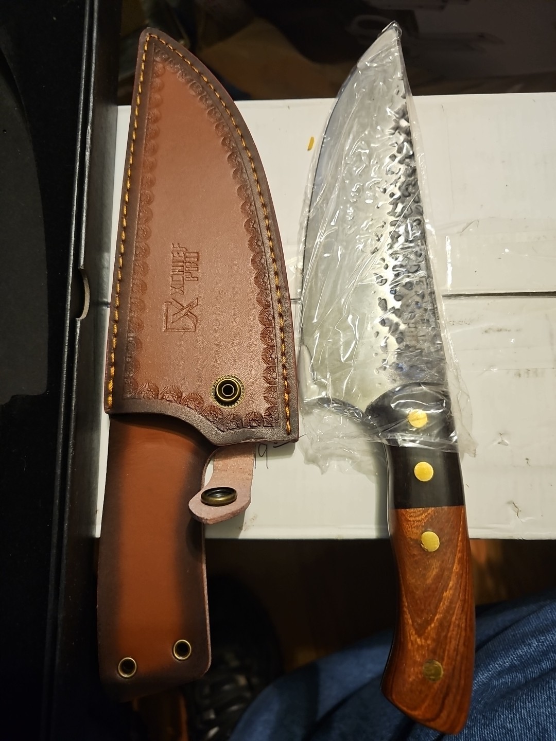 KNIFE, PREMIUM CHEF KNIFE WITH GENUINE LEATHER SHEATH