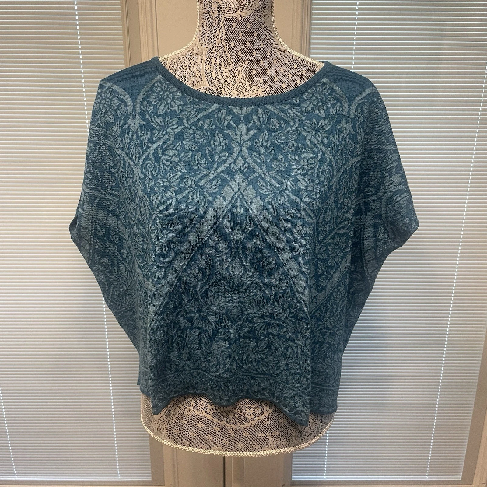 NWT Peruvian Connection Arabesque Top Sweater Cropped Poncho Blue Peacock Sz S