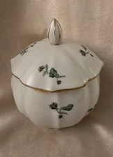 Herend Hungary Hand-painted lidded jar/sugar bowl green/gold floral 6038/FCY