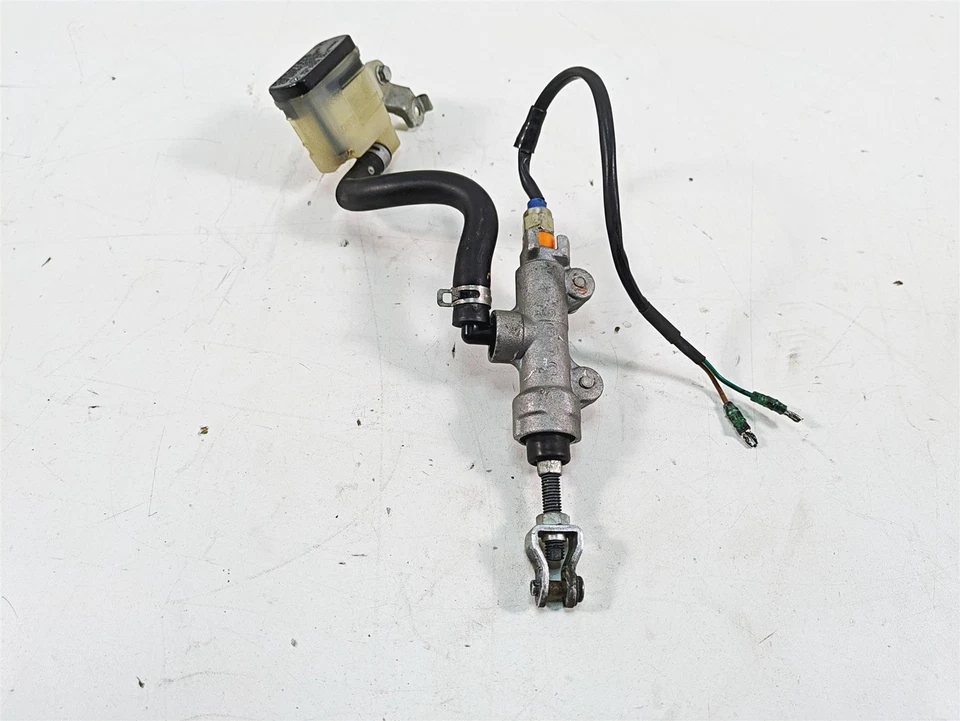 Cilindro maestro de freno trasero Suzuki GSXR750 K9 2009 - leer 69600-01H20 Foto 4 de 4