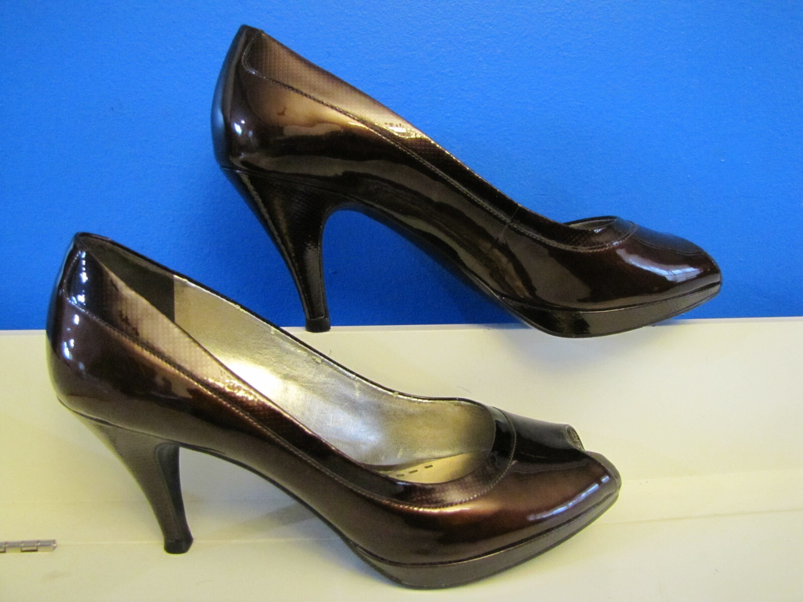 Gianni Bini (Retails 159) Brown Glossy lacquer Open Toe 9 M Pump High