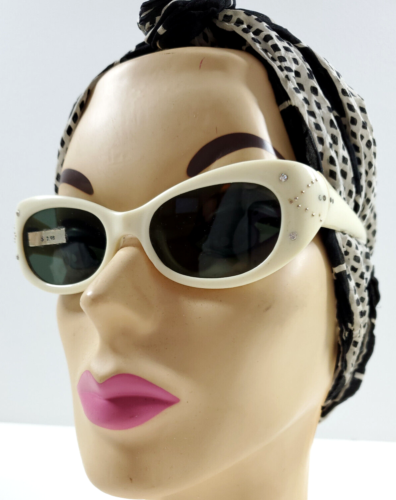 1960s Vintage MARS Italy Ladies White Rhinestone Mod Plastic Sunglasses NOS - Picture 1 of 14