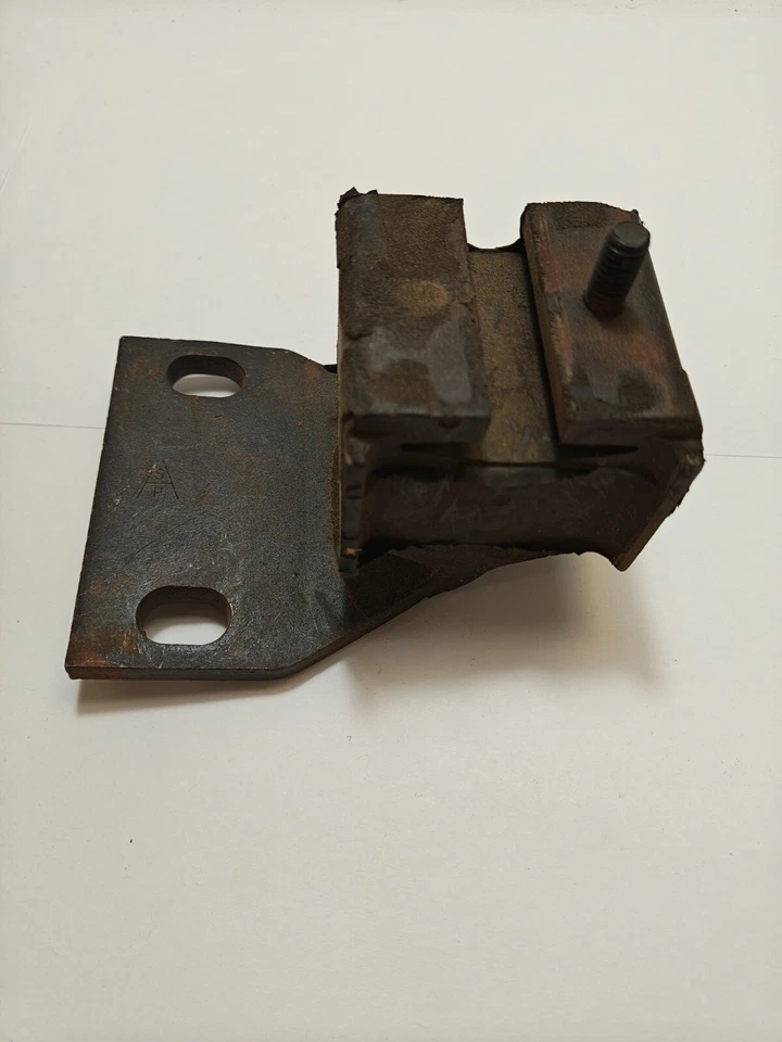 1966-1968 Dodge Plymouth C Body 4 Speed Manual Transmission Mount 2533198 NOS - Image 4 of 4