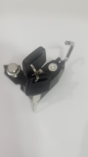 Anti-theft Security Alloy Helmet Lock For HUSQVARNA SVARTPILEN 125 200 250 401 - Video 1 von 1