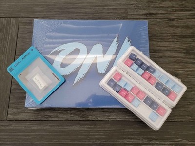 GMK Oni Base + UwU kit + RAMA Enter keycap SEALED