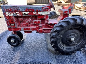 Ertl International Farmall 656 Tractor Vintage Red Made In The USA