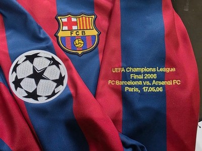 NIKE BARCELONA UCL FINAL 06 LS RONALDINHO MARQUEZ XL HQ1461-471
