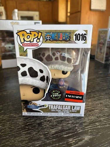 Funko Pop! Vinyl: One Piece - Trafalgar Law (Chase) (Glows in the Dark) - AAA