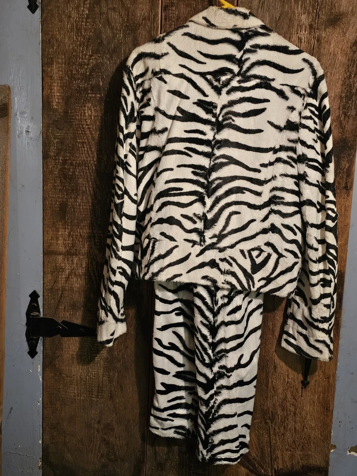 Conjunto de chaqueta y pantalones de piel sintética con estampado de cebra Versus by Versace para hombre talla 34 vintage 90 Foto 2 de 4