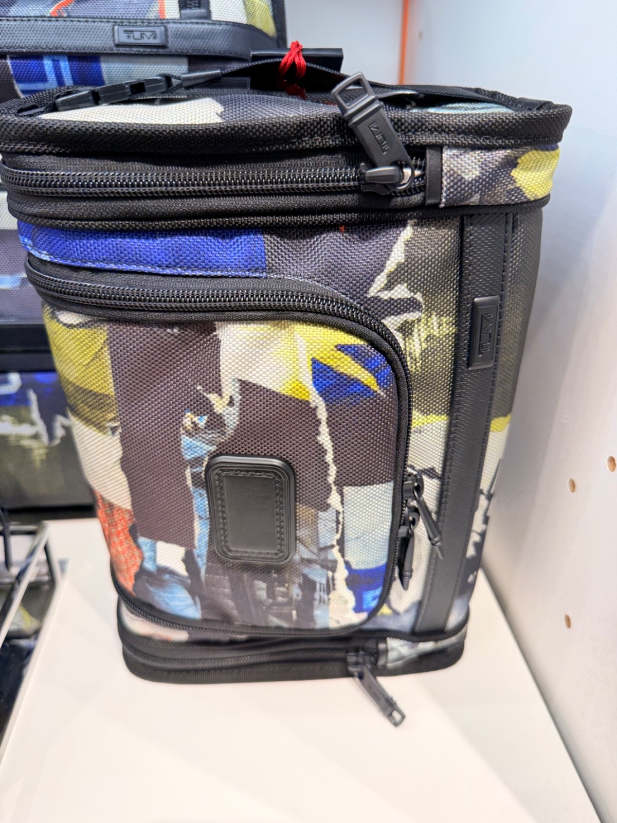 NEW Tumi ALPHA BRAVO 11.75&rdquo; Nylon HANGING TRAVEL DOPP KIT 