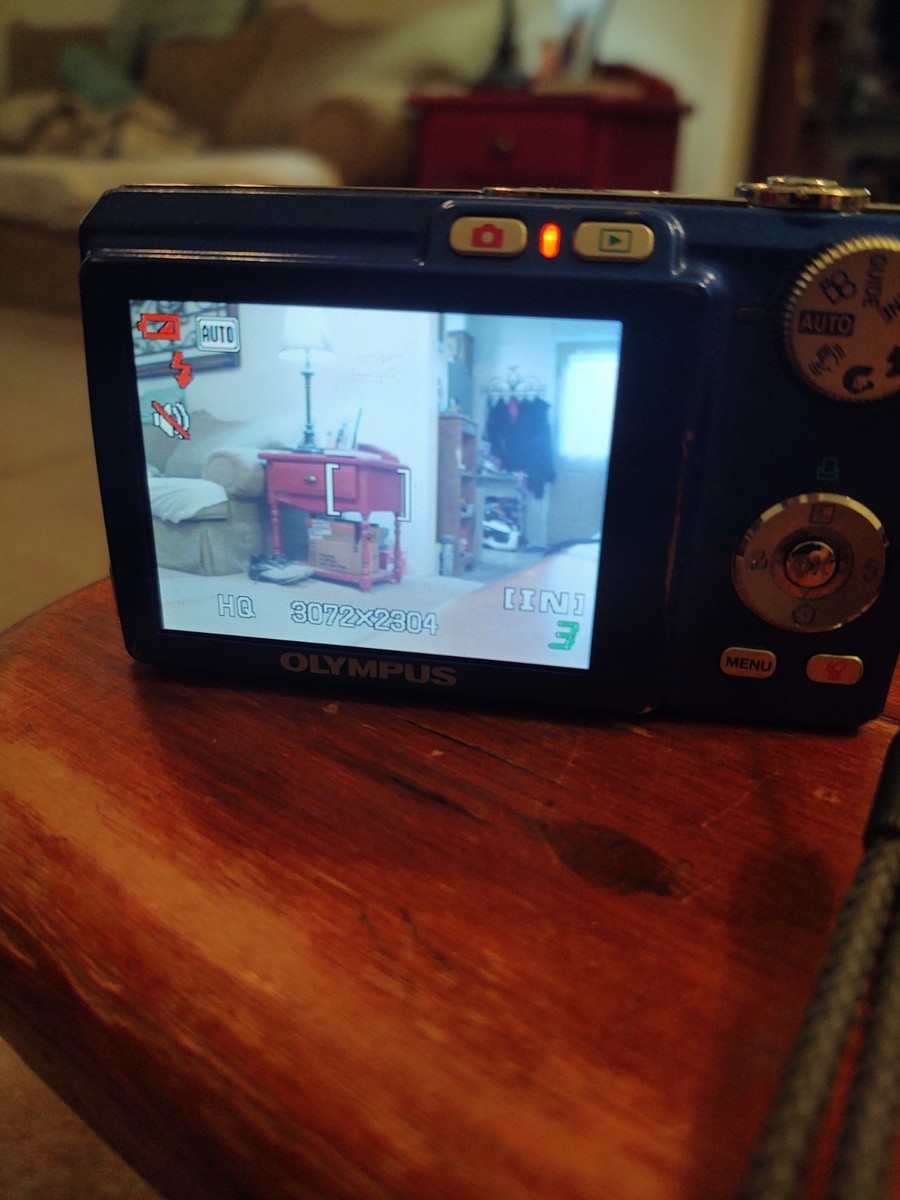 Olympus FE-220 7.1MP Digital Blue Camera Tested battery & Charger