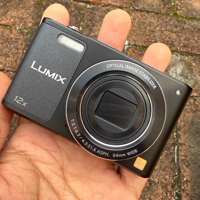 Panasonic LUMIX DMC-SZ10 Flip Screen Digital Camera 16MP 12x