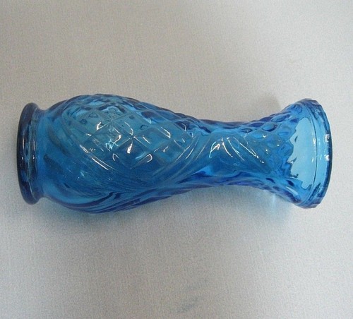 Alte kleine Vase aus Pressglas türkis-blau Press-Glas Glasvase 12 cm - Bild 2 von 2