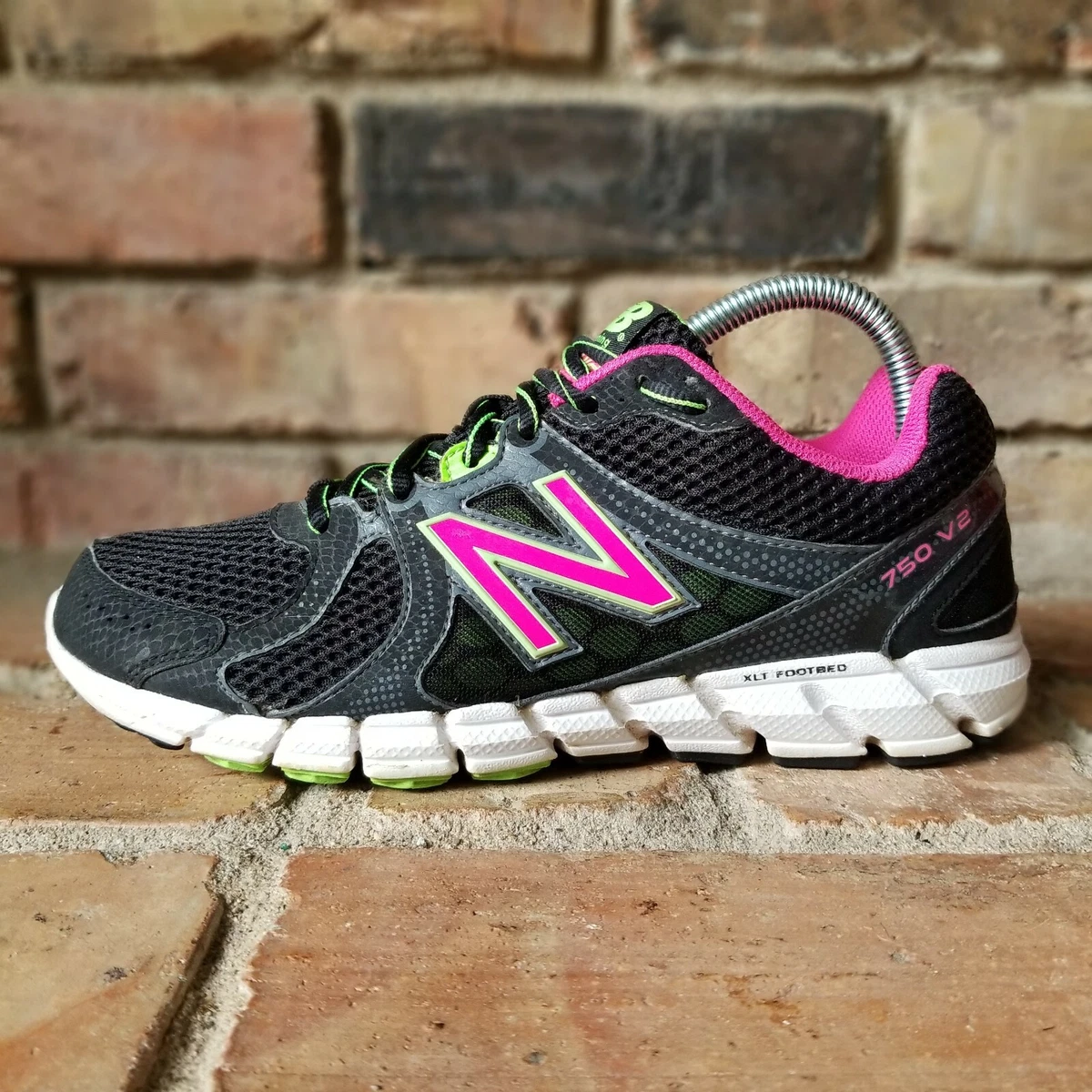 Black pink new balance shoes discount